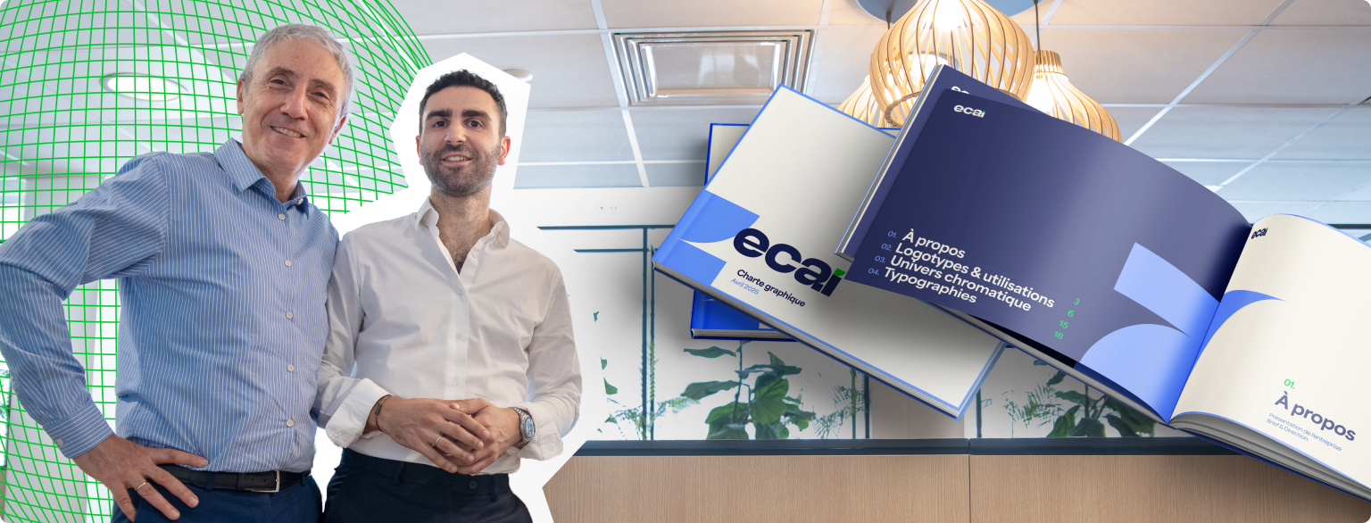 Dirigeants ECAI dans leurs bureaux, charte graphique 2025 ouverte illustrant le nouveau logo et branding.